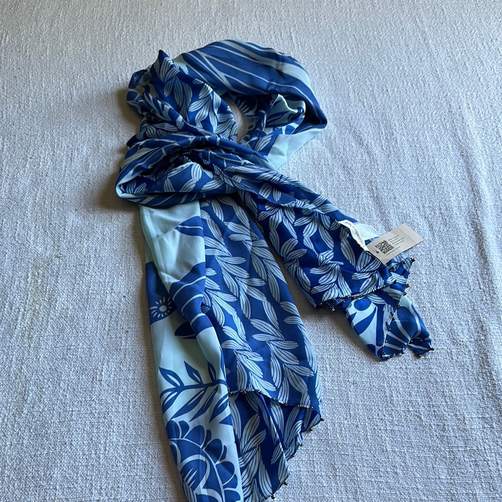 Coldwater Creek Blue and White Leaf Scarf NWT